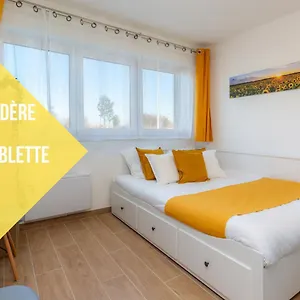 https://the-sunshine-cozy-sea-view-beach-host-provence.fr-provencehotel.com